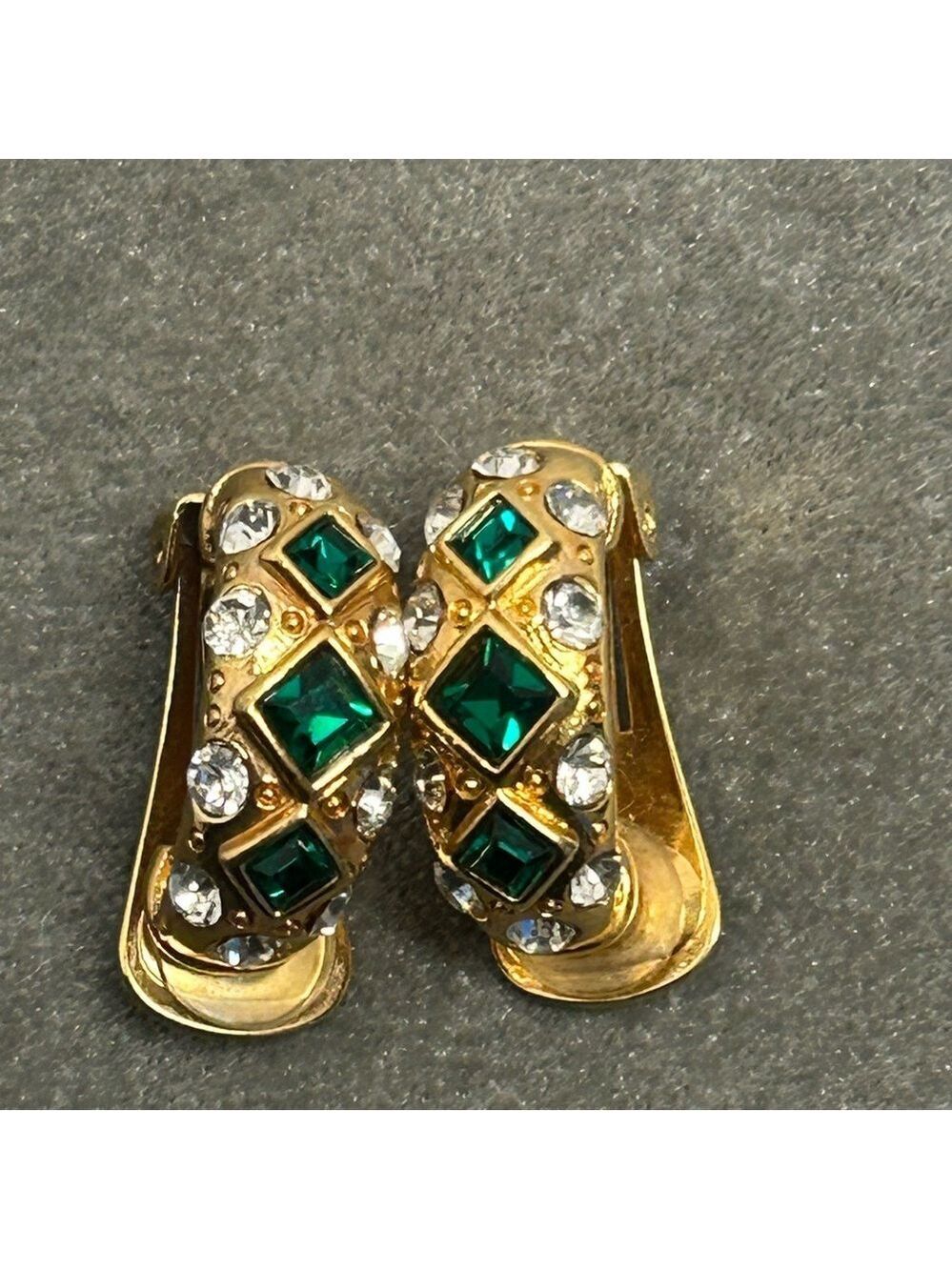Vendome vintage emerald green crystal rhinestone gold tone hoop clip-on earrings